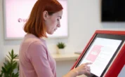 Self check-in per visitatori: come automatizzare l’accoglienza