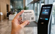 Come automatizzare la consegna dei badge ai visitatori